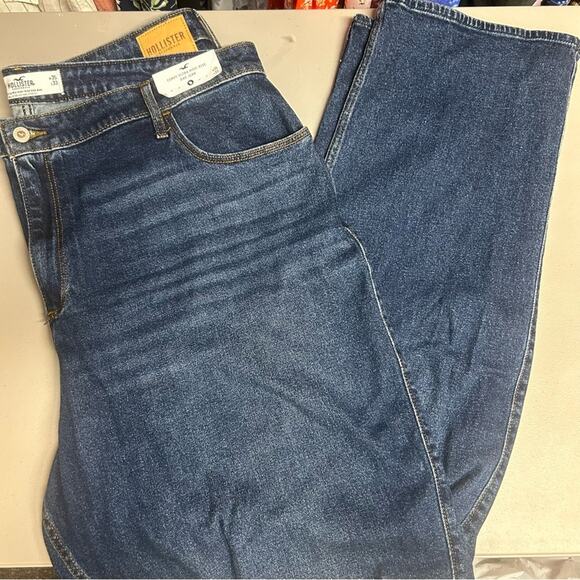 Hollister Curvy Ultra High Rise Dad Jean Denim Blue Distressed Size W35 L33 NWT - Picture 2 of 7